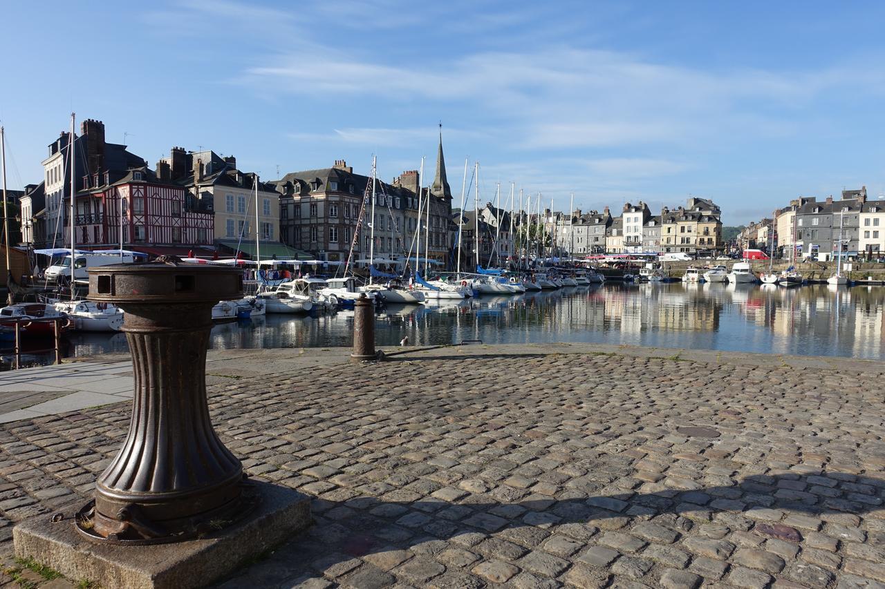 Armonui Honfleur Centre Historique Appartement Buitenkant foto