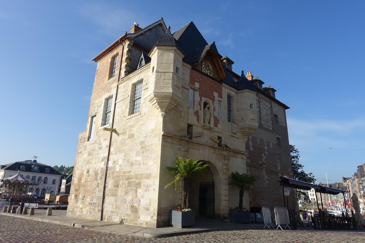 Armonui Honfleur Centre Historique Appartement Buitenkant foto